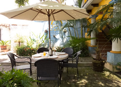 Desayuno en el Patio